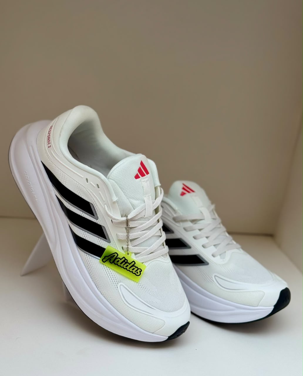 AeroFlex White Runner