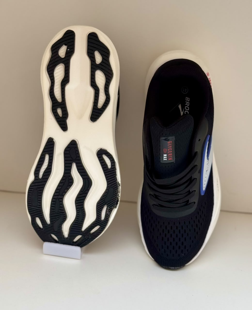 LuxeStep Black Brooks