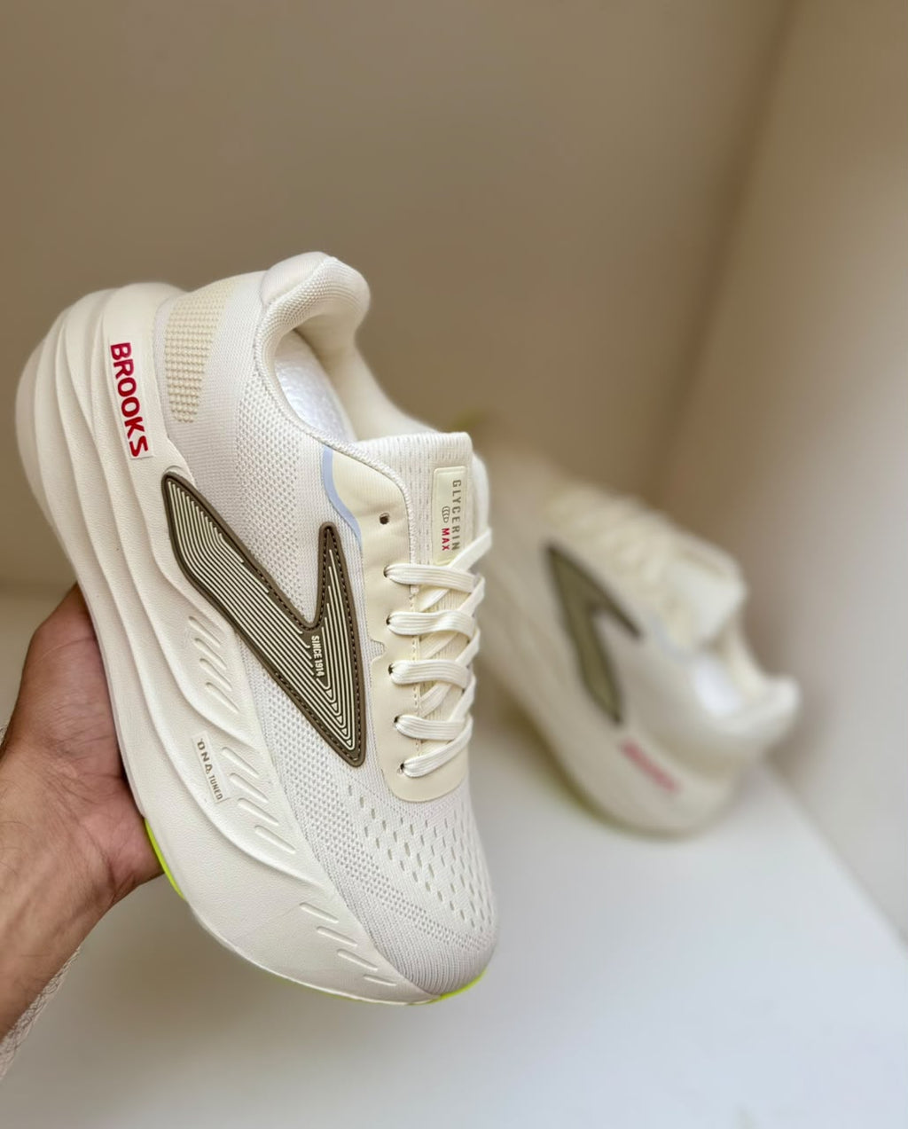 LuxeStep Beige Brooks