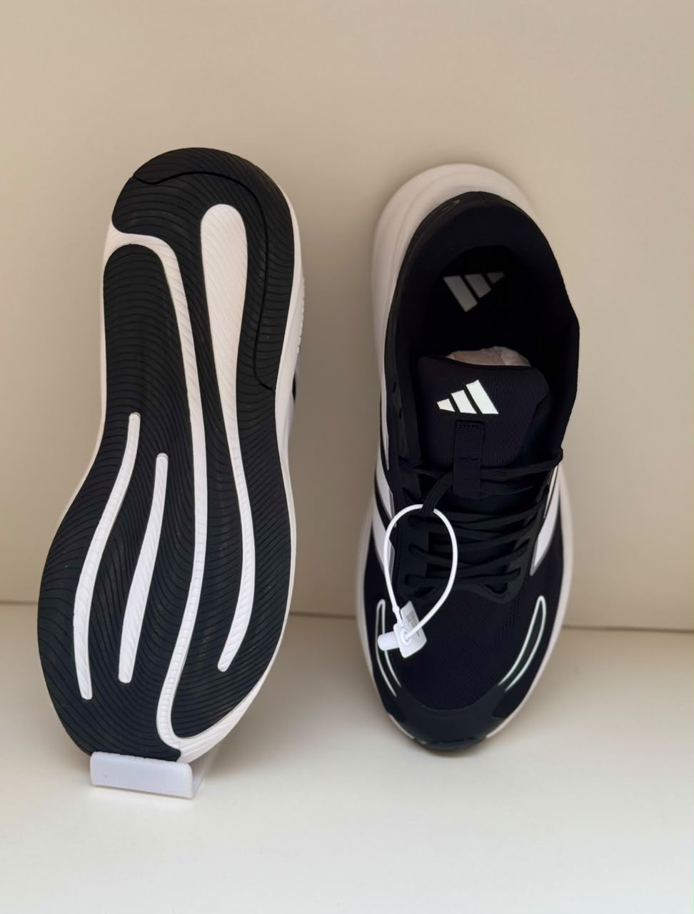 AeroFlex Black Runner
