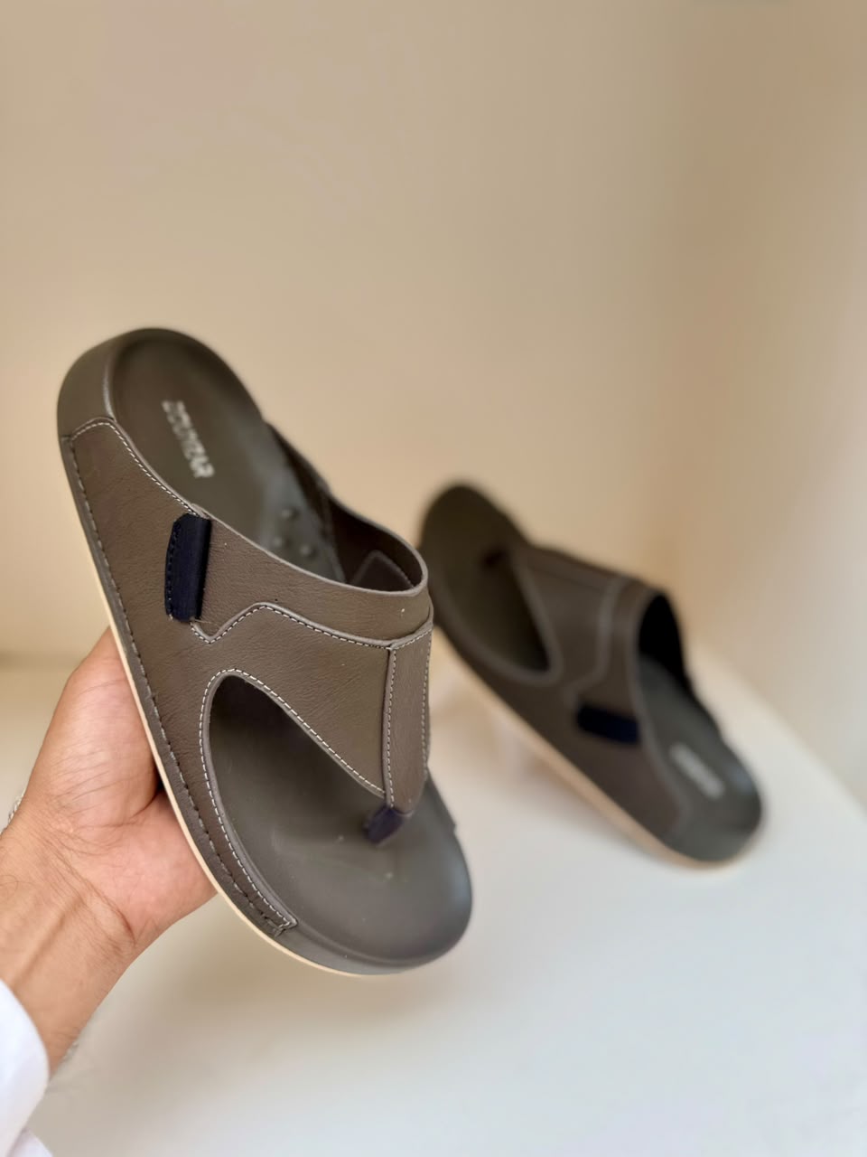 Aero Grey Leather Slipper