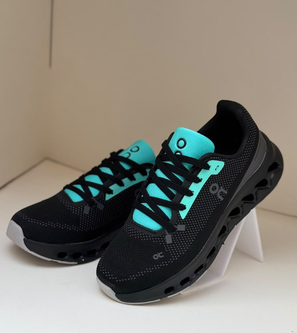 CloudCore Black Runners
