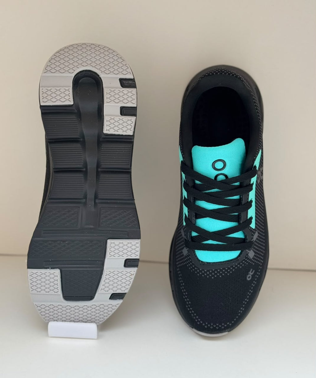CloudCore Black Runners