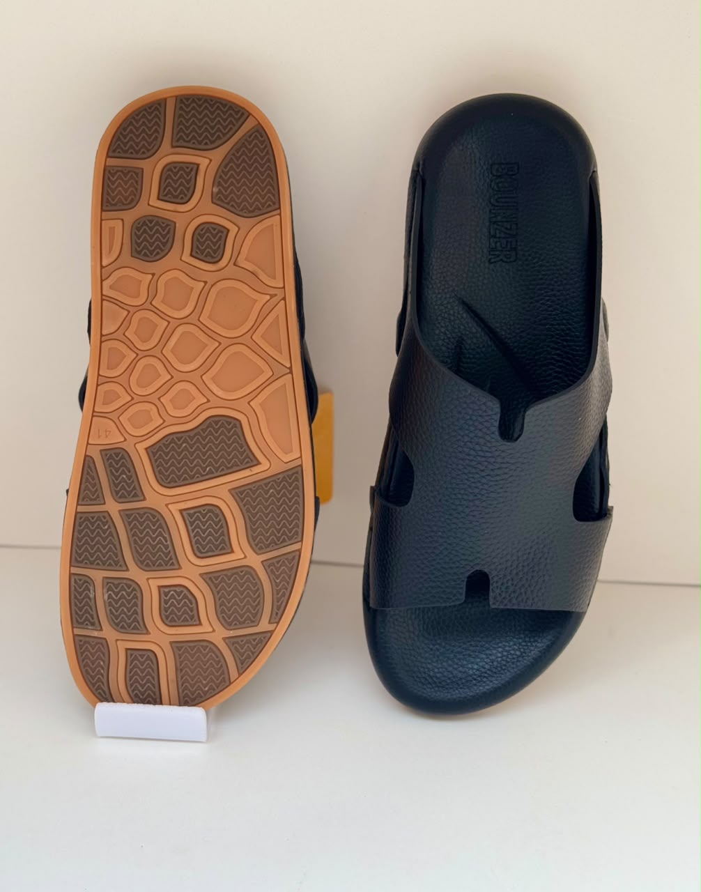 UrbanFlex Black Wide-Strap Comfort Slippers
