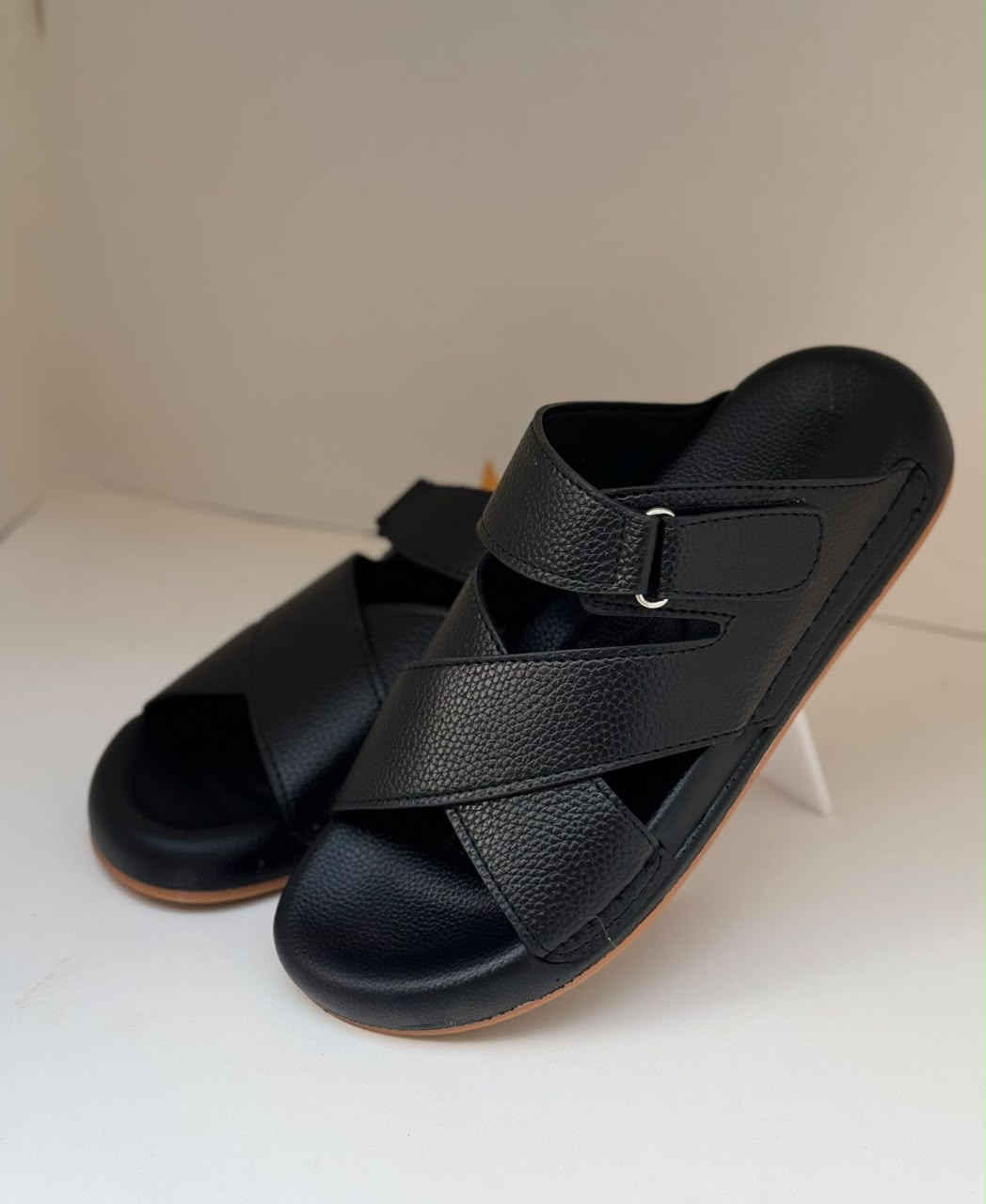 UrbanFlex Black Double-Cross Slippers