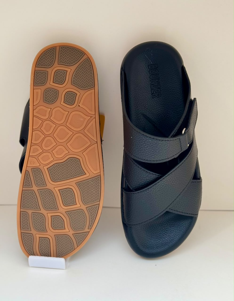 UrbanFlex Black Double-Cross Slippers